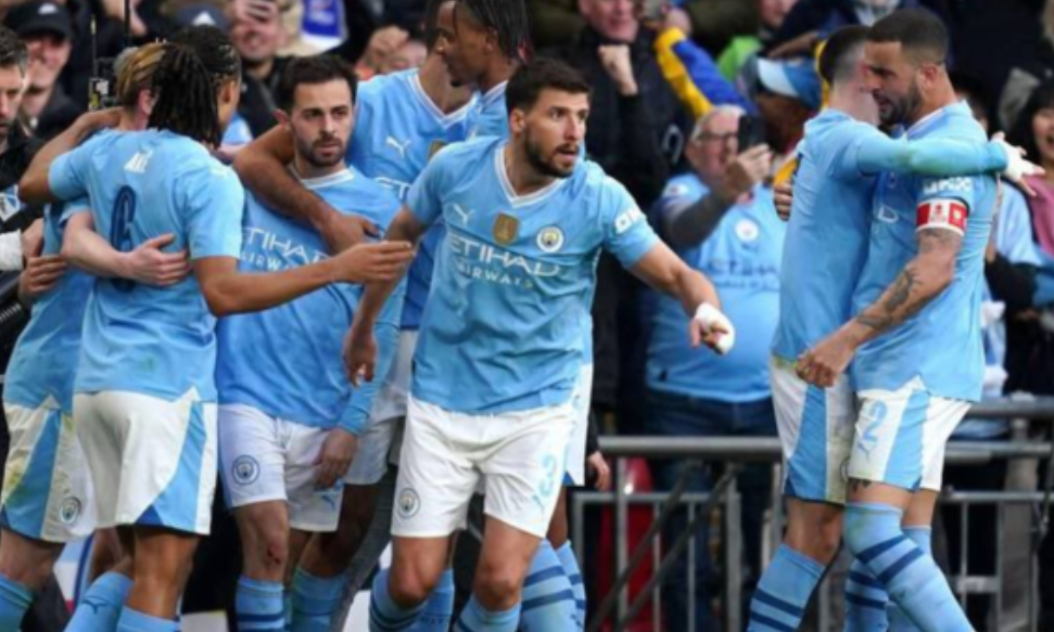 Manchester City nis revolucionin pas sezonit pa titull