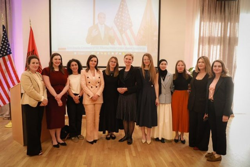 VanHorn  Programet amerikane të shkëmbimit sjellin ndryshime pozitive në Shqipëri