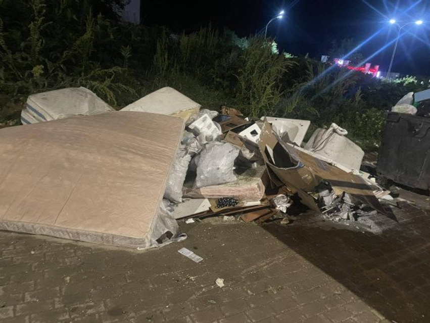 Aksion gjatë natës në Prishtinë   Pastrimi  largon mbeturinat vëllimore nga lagjet