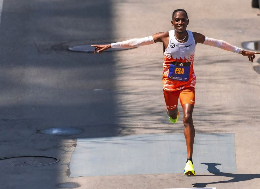 Kipchoge e mbyll i 16 ti  Esa e fiton duke vendosur kohë rekord për eventin