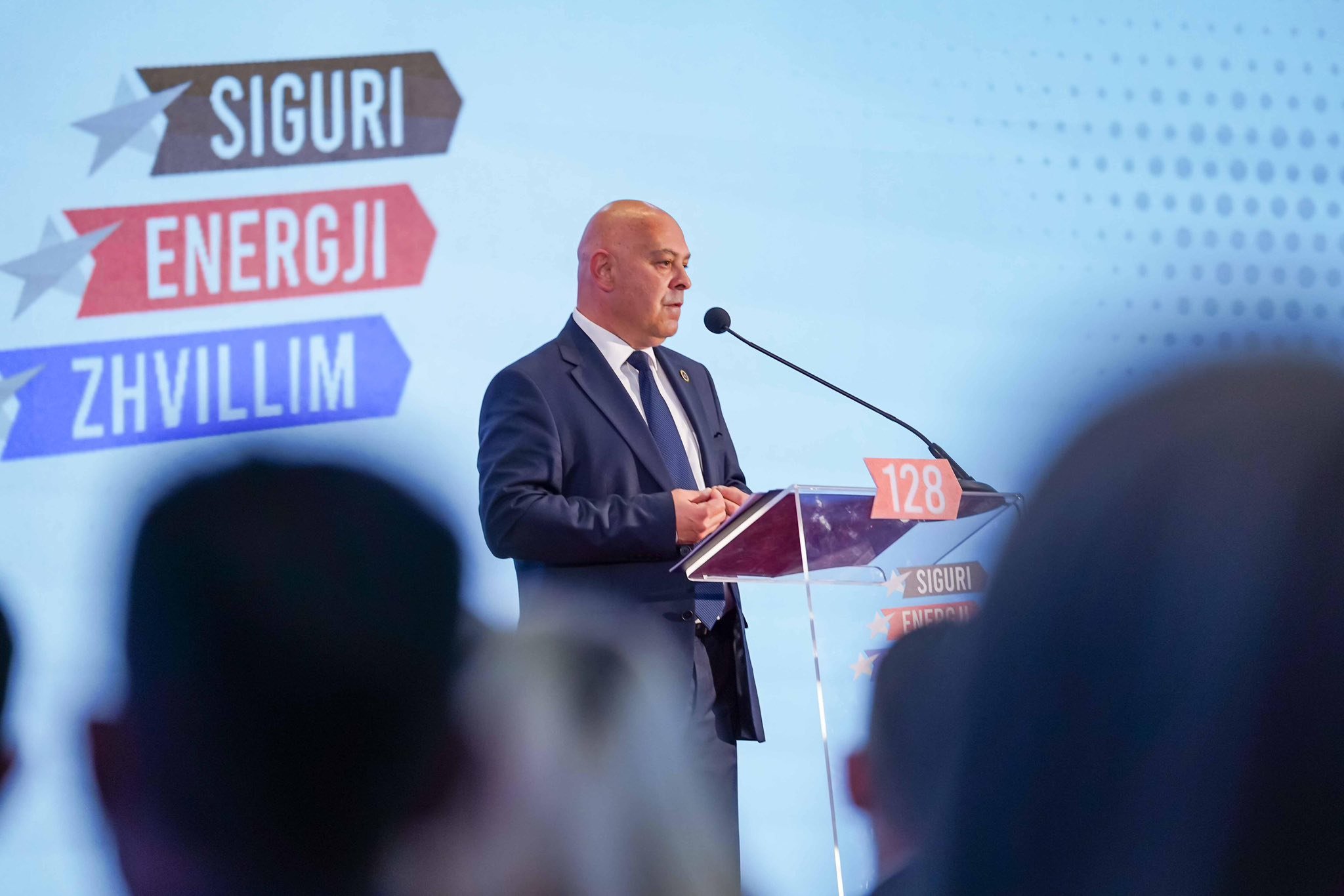Ndryshimet në AAK, Burjani ‘godet’ Ardian Gjinin dhe paralajmëron fundosjen në zgjedhjet e 7 qershorit