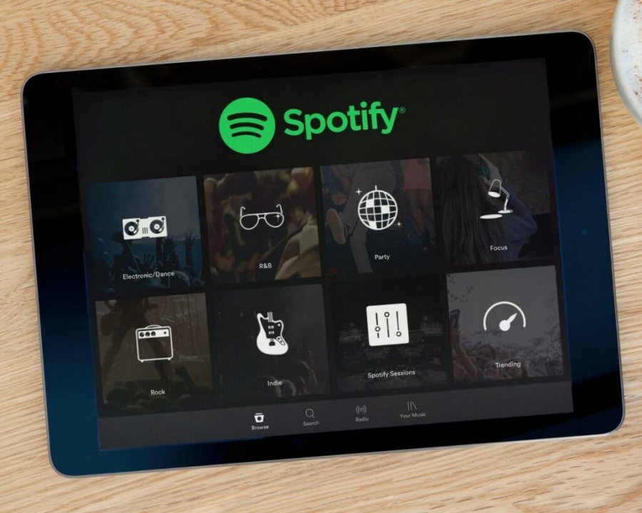 Spotify dhe Universal Music arrijnë marrëveshje që abonentët të krijojnë remikse me IA