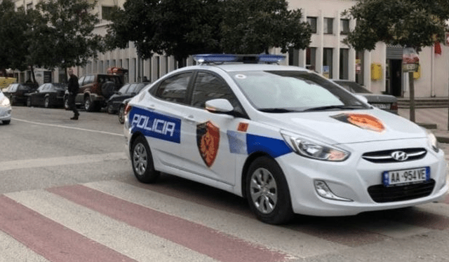 Po pinin alkool në lokal/ 60-vjeçari g*det me th*kë shokun pas debatit në Kombinat