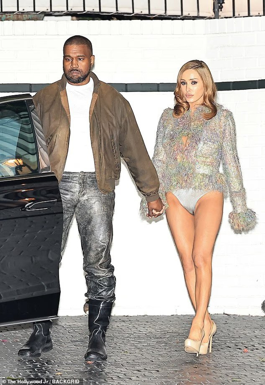 kanye-west-dhe-bianca-censori-rikthejne-vemendjen-me-paraqitjen-e-tyre-provokuese-ne-los-angeles