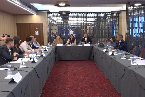 ​Interesi i diasporës për votim është rritur, sfidë mbetet informimi