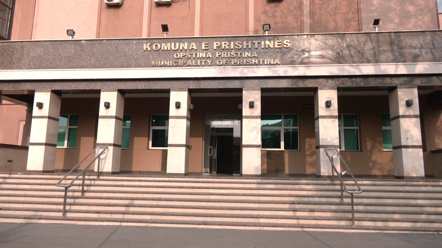 Komuna e Prishtinës gjobitet nga MMPH për deponinë e inerteve
