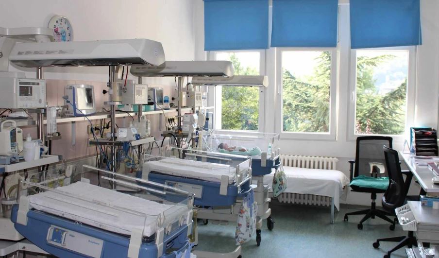 28 foshnje lindën brenda një jave në Spitalin e Pejës, mbi 2,900 vizita specialistike