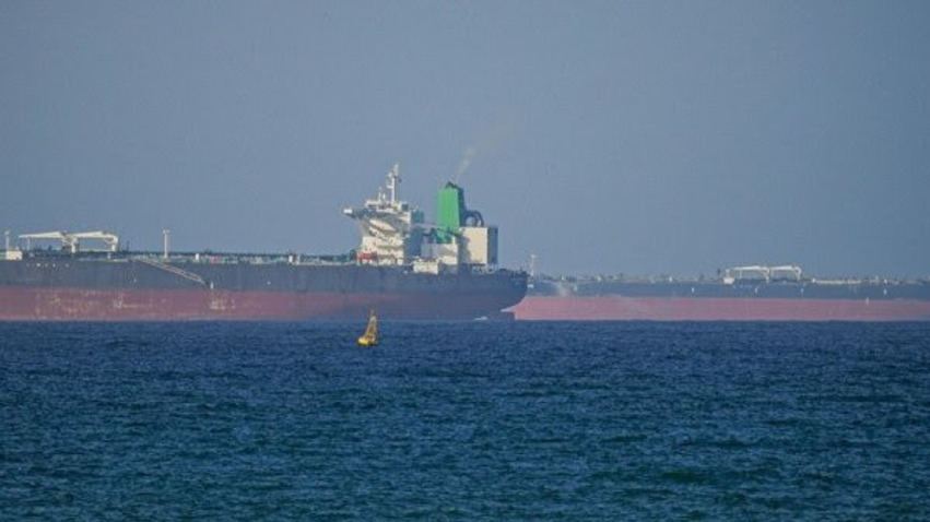 Vetëm 6 anije kalojnë çdo ditë nëpër Hormuz që nga fillimi i luftës
