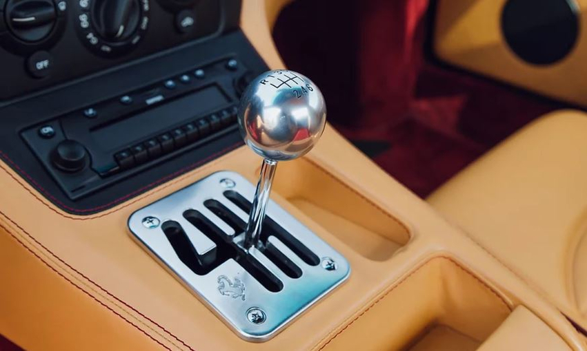 Ferrari më në fund mund të rikthejë transmisionin manual