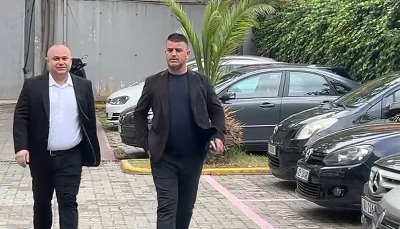 Akuza për korrupsion në zgjedhje! Kryebashkiaku i Vaut të Dejës, Kristian Shkreli paraqitet në GJKKO