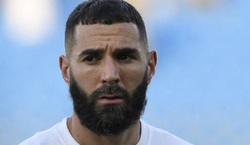 Karim Benzema del publikisht në mbështetje   