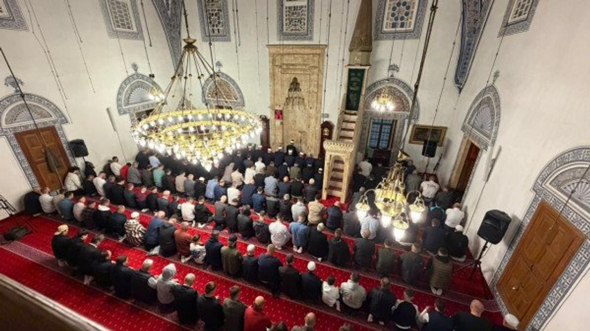 Festa e Kurban Bajramit  besimtarët bëjnë thirrje për solidaritet dhe afërsi familjare