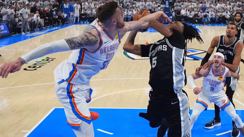 Oklahoma City mund San Antonion në ndeshjen e 5-të dhe sheh finalen