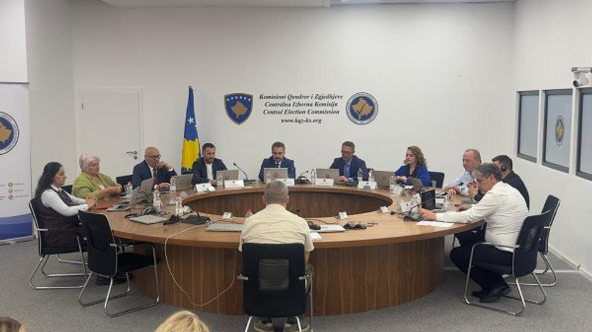kqz-akrediton-mbi-760-vezhgues-refuzon-dy-ojq-njera-s-e-njohu-sovranitetin-e-kosoves