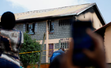 Humbën jetën 16 persona, Kenia arreston 8 nxënës për zjarrvënie në konvikt