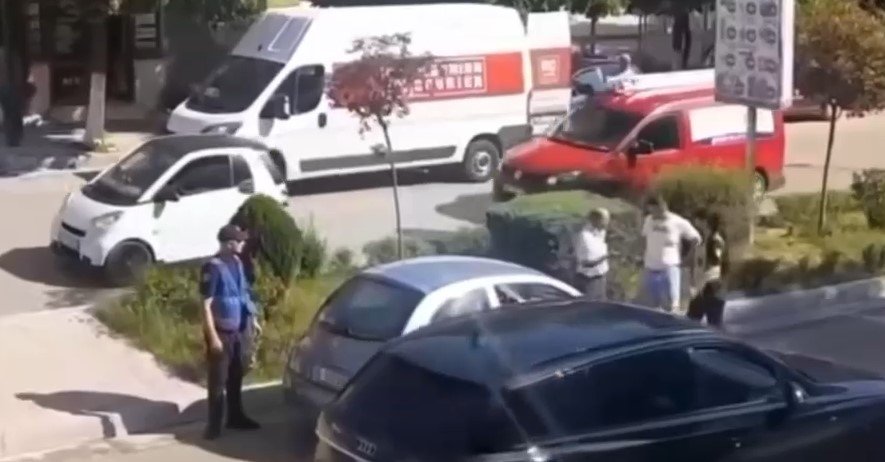 Aksident në Gjirokastër, përplasen dy automjete në bulevardin kryesor