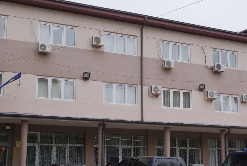 Një muaj paraburgim për të dyshuarin që vrau 37-vjeçarin në Mitrovicë