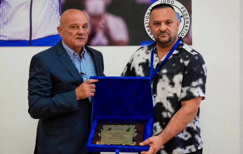  Pllaka e Artë  për kryemjeshtrin Driton Kuka