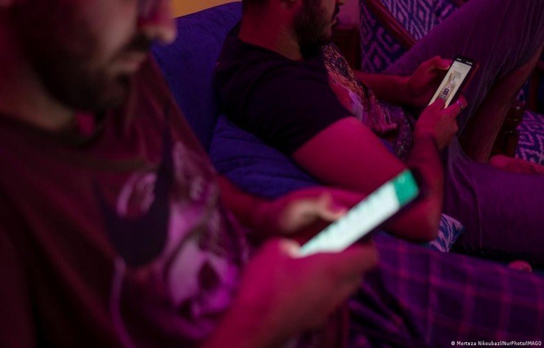 Iran: Pas ndërprerjes, liria e internetit nuk është kthyer