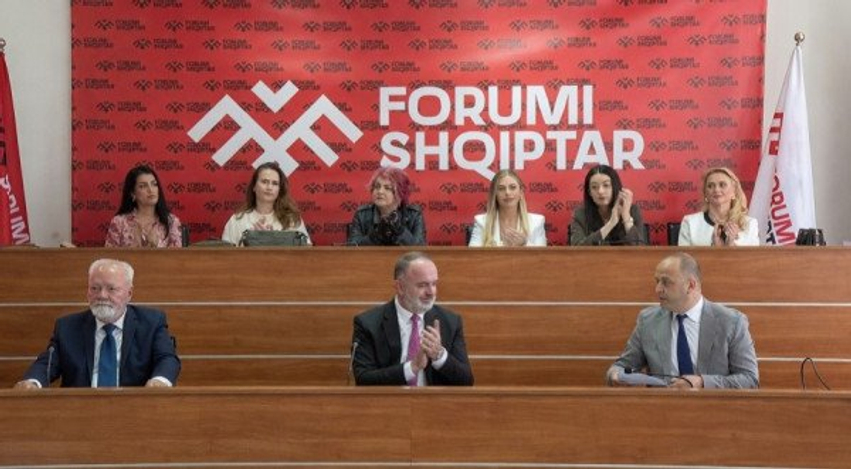 Tri partitë shqiptare bashkohen në një subjekt të vetëm politik   Forumi Shqiptar