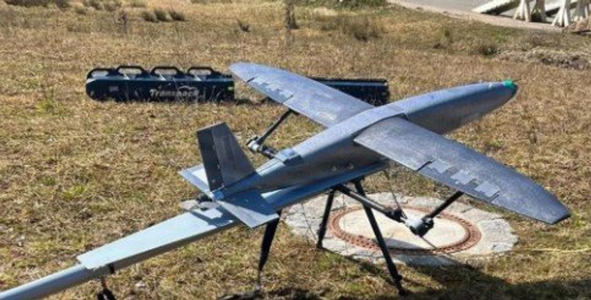 ekspertet-ukraina-perdor-drone-me-inteligjence-artificiale-per-te-goditur-automjetet-qe-furnizojne-trupat-ruse