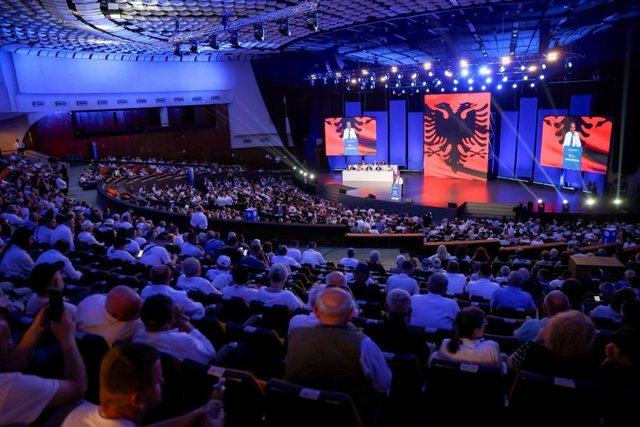 Votimet në Kuvendin Kombëtar të PD, del LISTA e emrave fitues për anëtarë të Këshillit, mes tyre edhe Stresi