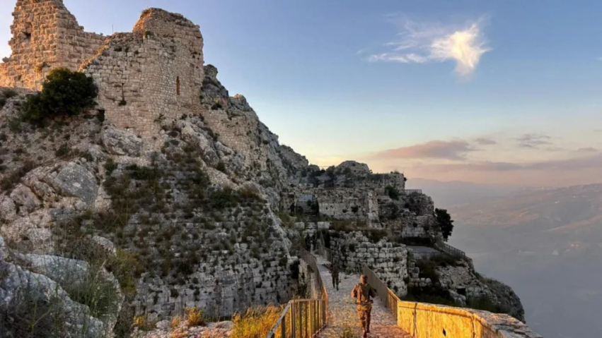 Izraeli pushton një kështjellë në Liban ndërsa zgjeron ofensivën tokësore