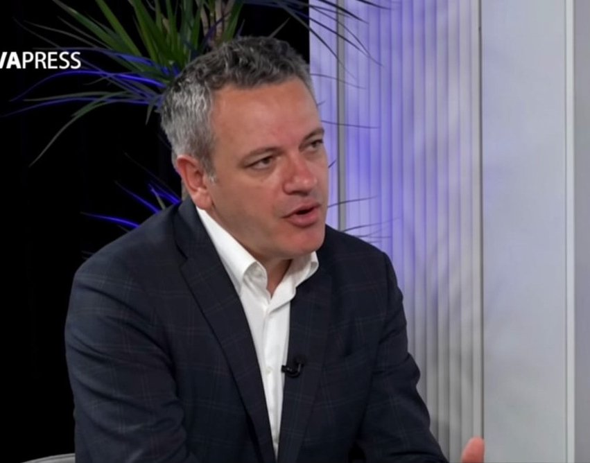Gashi thotë se nuk do të insistojnë për ta bërë presidente Osmanin