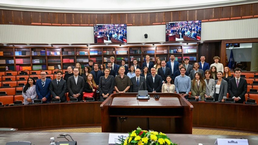 Gashi para studentëve  Integrimi i Maqedonisë së Veriut është procesi që duhet të sjellë përfitime konkrete për qytetarët