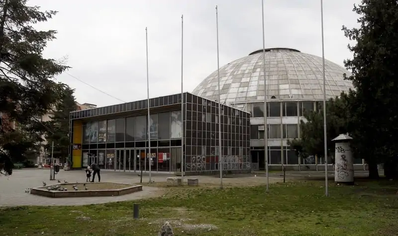 Salla Universale nuk do të quhet Vllado Janevski, propozimi nuk mori mbështetje në Këshillin e Qytetit të Shkupit
