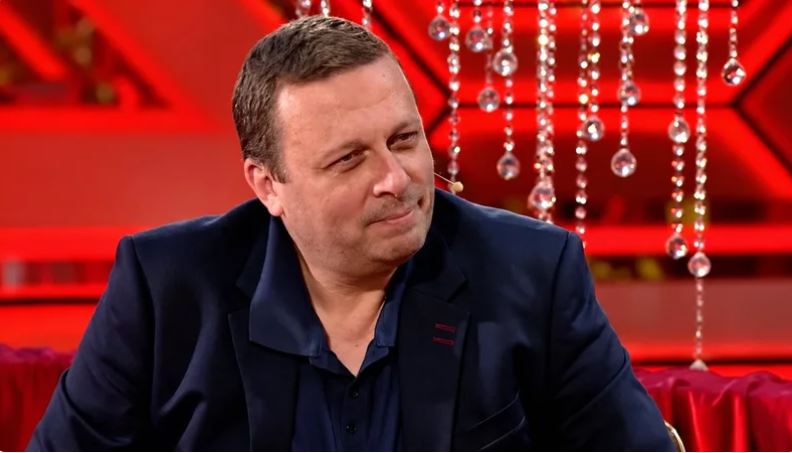 Videot intime, kompozitori Adrian Hila procedohet në gjendje të lirë. Vepra penale për të cilën akuzohet