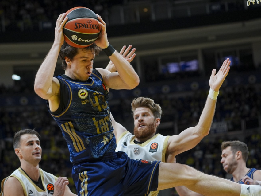 fenerbahce-perfekte-dubai-peson-humbjen-e-pare-sezonale-ne-stamboll