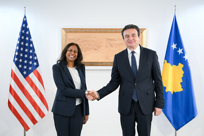 kurti-pret-tre-diplomatet-e-fuqive-aleate-cfare-u-diskutua-ne-takime