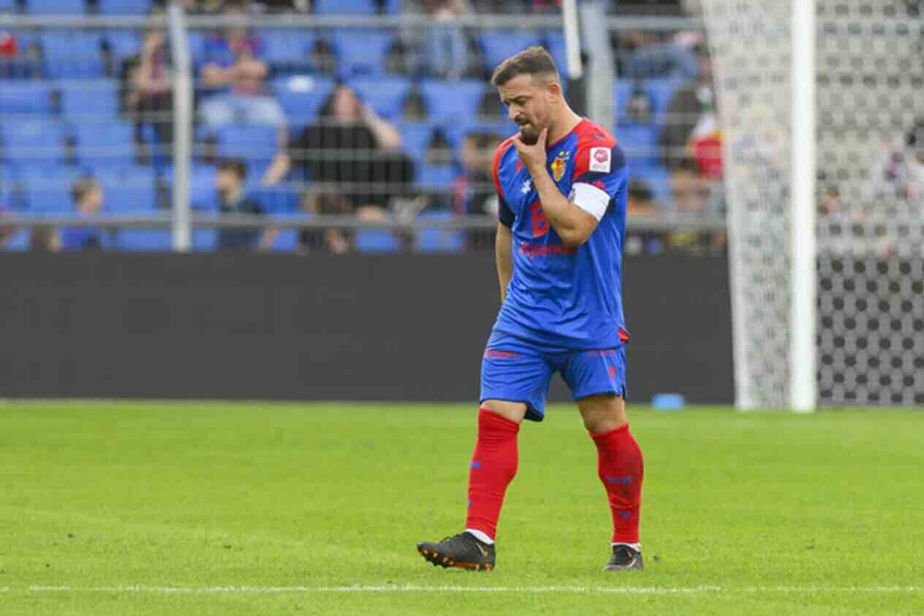 Baseli humb 7 3  Shaqiri përfundon në spital