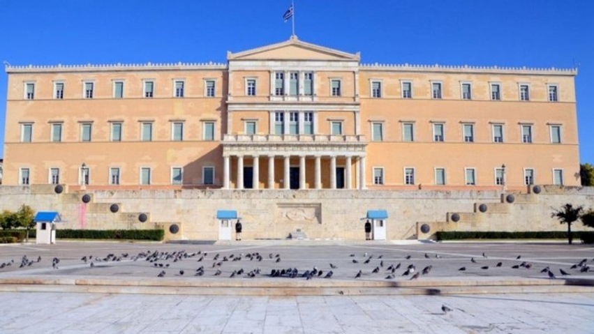 Alarm në Parlamentin grek  Telefonata anonime paralajmëron për bombë  autoritetet nisin kontrollet në godinë