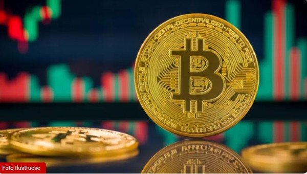 ​Bitcoin rreth 85 mijë dollarë, tregu mbetet në territor pozitiv
