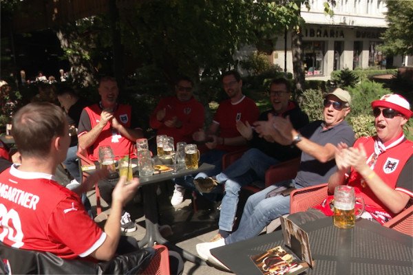 Qytetarët e Prishtinës besojnë te Kosova, tifozët austriakë presin fitore në “Fadil Vokrri”