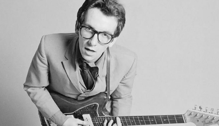 Elvis Costello zbulon këngët që kanë shënjuar jetën dhe karrierën