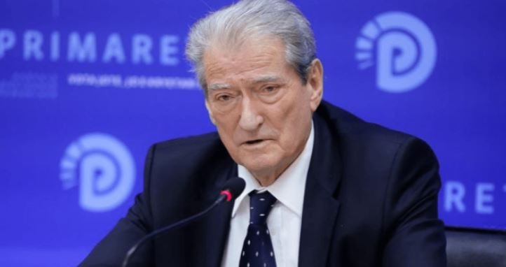 Berisha u bën thirrje protestuesve: Të mobilizohemi kundër reformës territoriale!