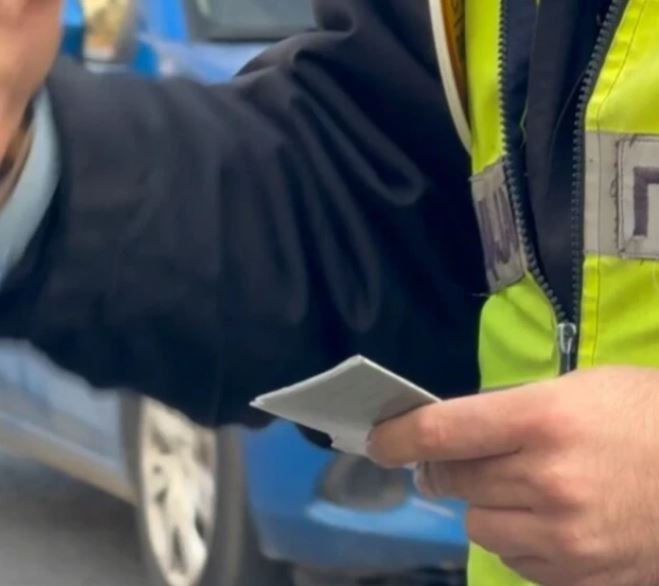 Privohen nga liria 12 shoferë, nëntë prej tyre kanë vozitur pa patentë shoferi