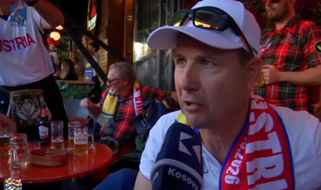 “Njerëzit në Kosovë janë të mrekullueshëm”, tifozi austriak nga Prishtin