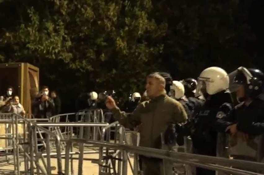 Komandanti i Policisë protestuesve  Nuk tolerojmë njerëz me maska