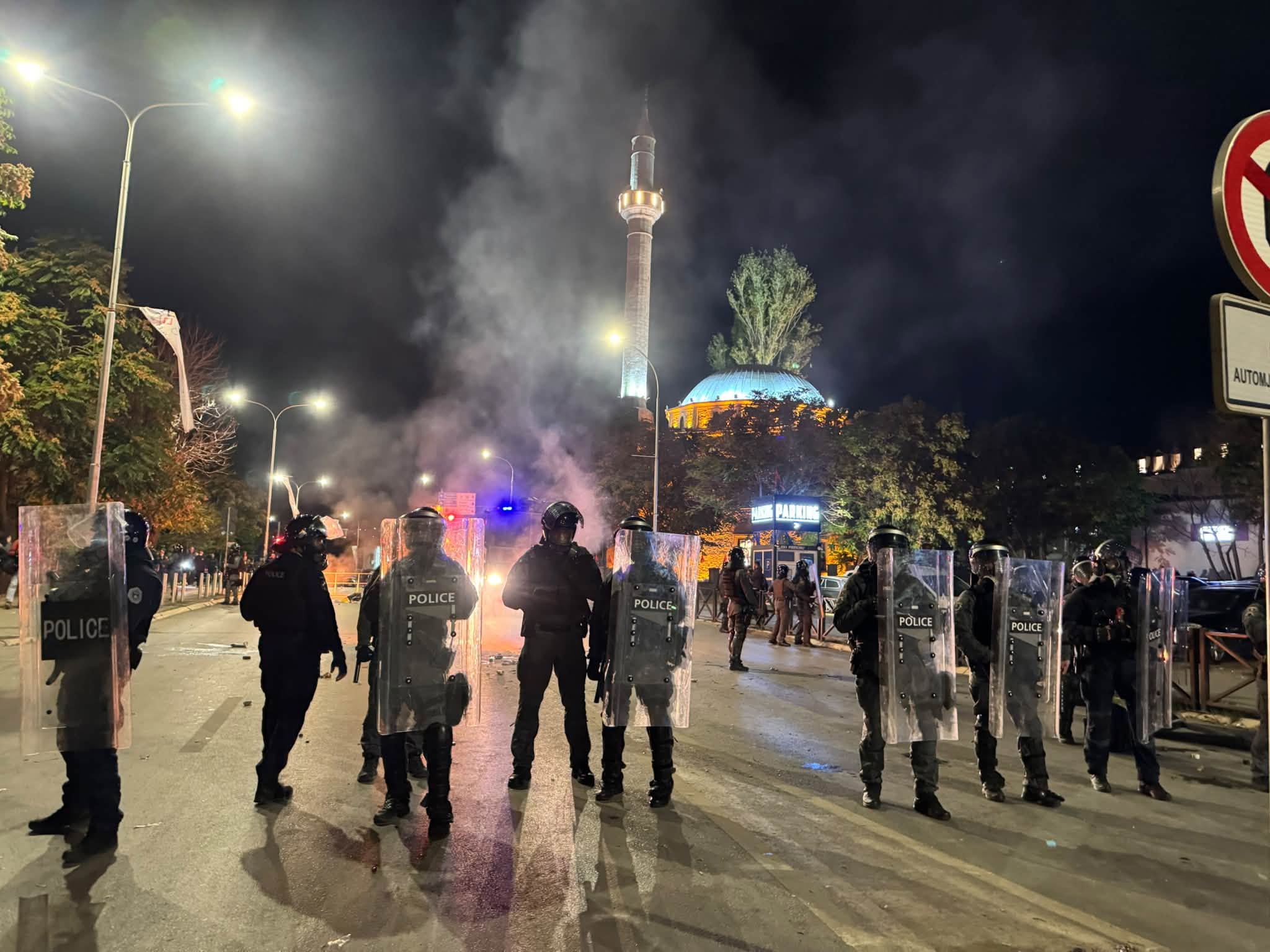 Pas tensioneve në Prishtinë, përfundon protesta – Policia tregon bilancin