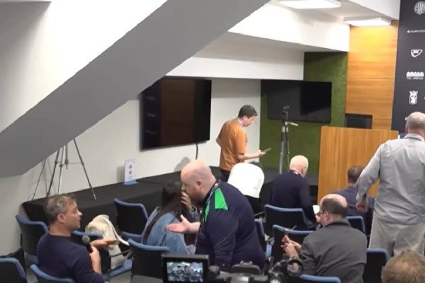 ​UEFA përjashton dy gazetarë izraelitë nga konferenca, kjo është arsyeja