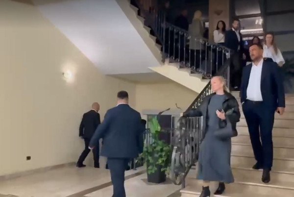 ​Deputetët e LVV-së nisin të dalin nga Kuvendi