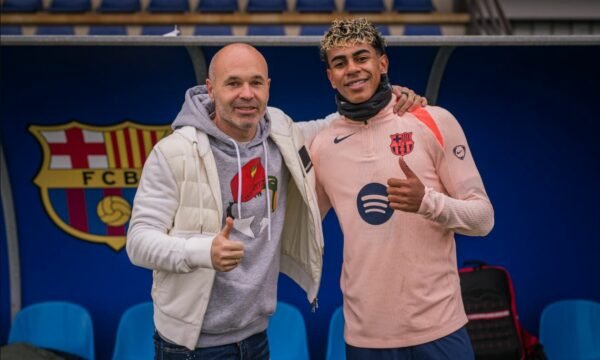 Iniesta e çon në qiell Yamalin: Nuk është normale ajo që po e bën