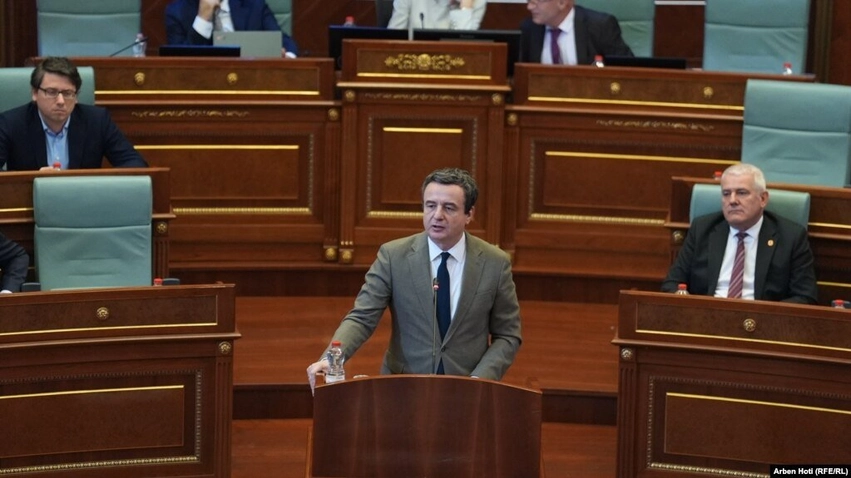 Kurti mbështeti ndryshimet për Specialen, por pse heshti për vrasjet politike?