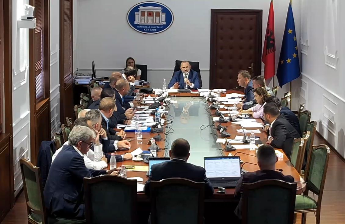 Komisioni i Ligjeve miraton në parim projekt-ligjin për Reformën Territoriale, parashikohet shkrirja e 15 bashkive të vendit