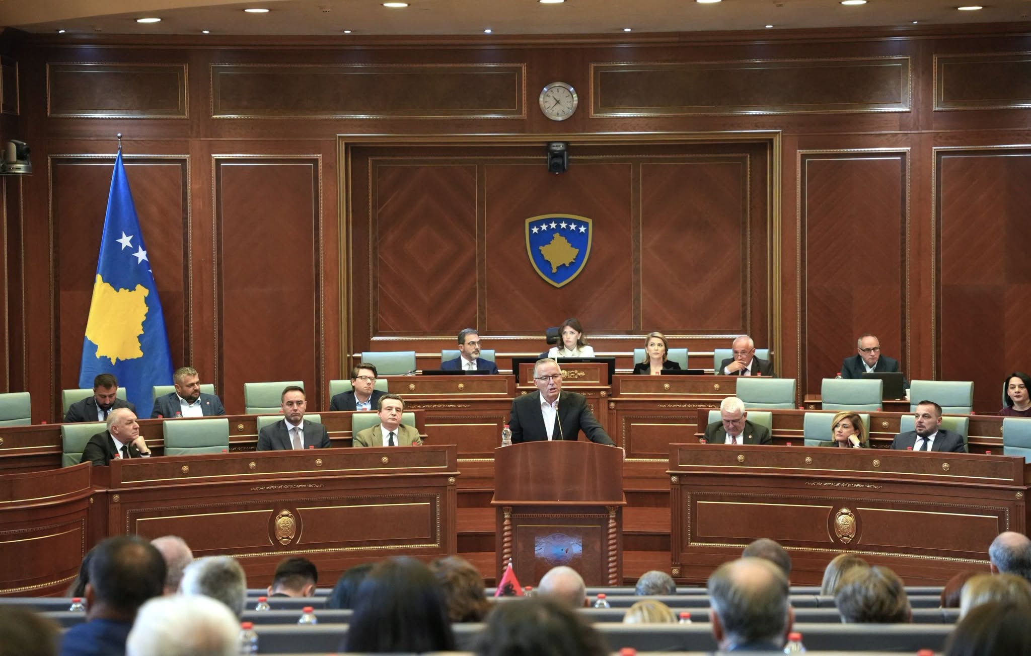 “A ka kush që e ndal këtë vetëshkatërrim?”, Tahiraj ngre alarmin
