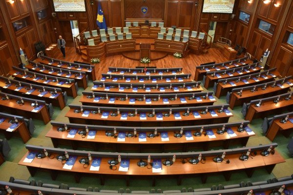 Edhe katër orë për presidentin, Kuvendi ende nuk thirri seancë